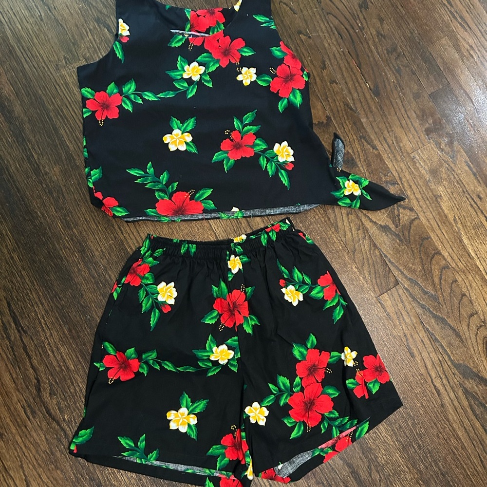 Vibrant Floral Sleeveless Tank Top and Shorts Set - Vintage Royal Creations